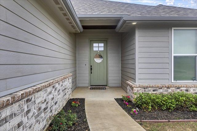 1802 Forestdale Boulevard, Whitehouse, TX 75791