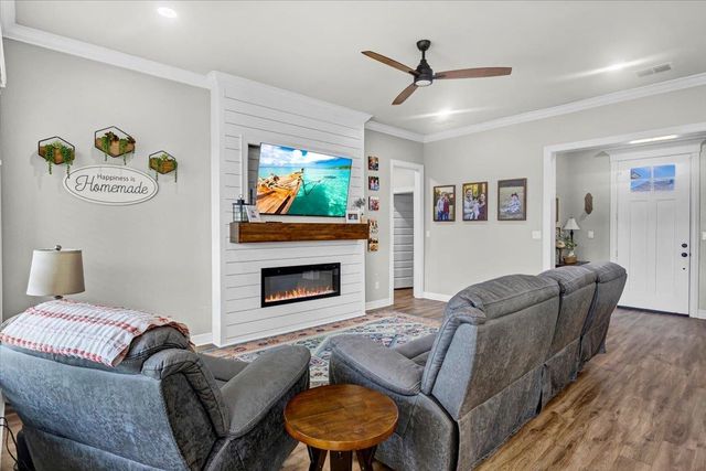 1802 Forestdale Boulevard, Whitehouse, TX 75791