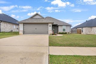1802 Forestdale Boulevard, Whitehouse, TX 75791