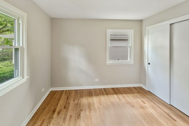 145 Walton Street, Barrington, IL 60010