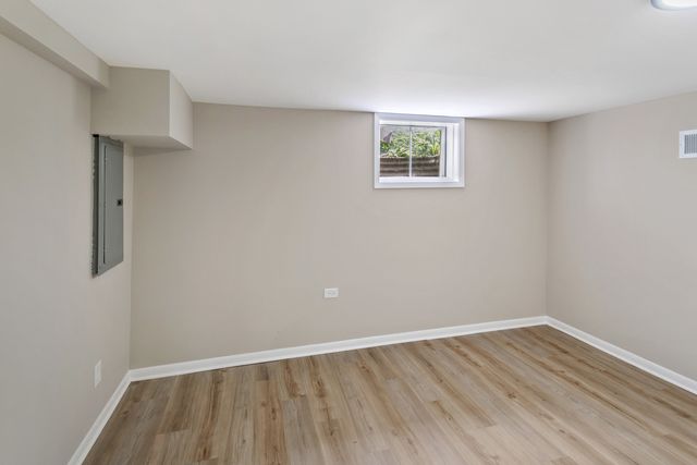 145 Walton Street, Barrington, IL 60010