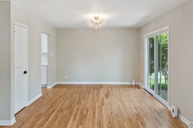 145 Walton Street, Barrington, IL 60010
