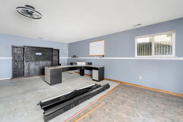 222 S Sunflower St, Rose Hill, KS 67133