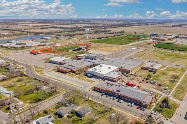 222 S Sunflower St, Rose Hill, KS 67133