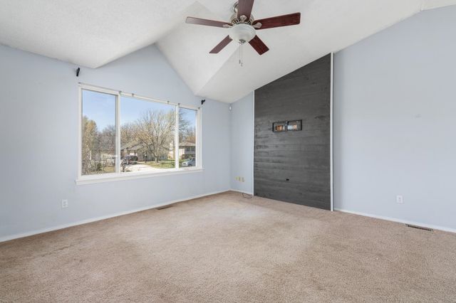 222 S Sunflower St, Rose Hill, KS 67133