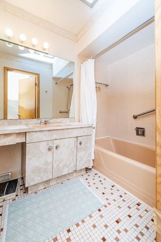 1222 Woodside Road, La Grange Park, IL 60526