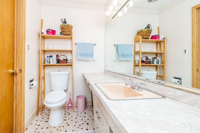 1222 Woodside Road, La Grange Park, IL 60526