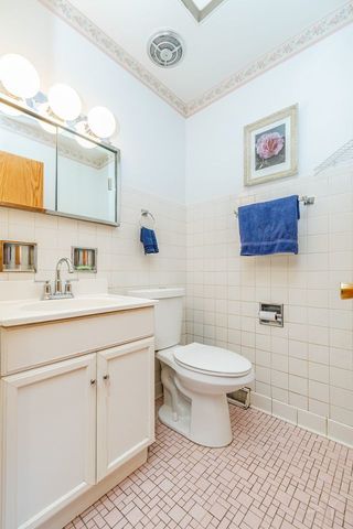 1222 Woodside Road, La Grange Park, IL 60526