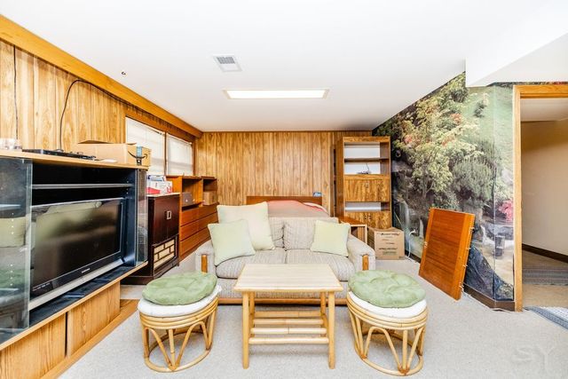 1222 Woodside Road, La Grange Park, IL 60526