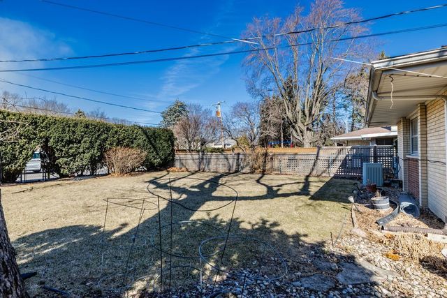 1222 Woodside Road, La Grange Park, IL 60526