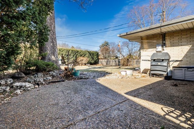 1222 Woodside Road, La Grange Park, IL 60526