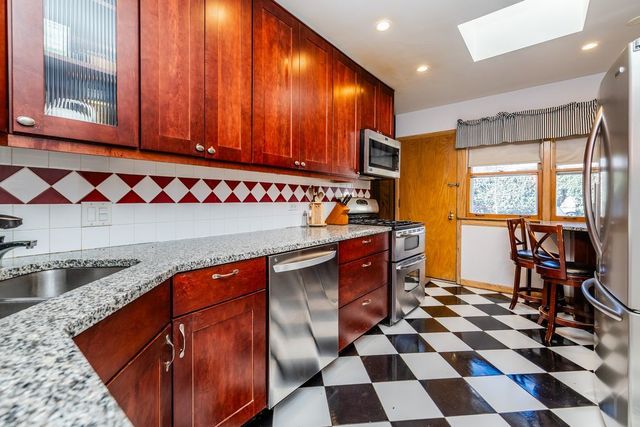 1222 Woodside Road, La Grange Park, IL 60526