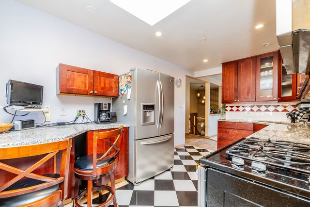 1222 Woodside Road, La Grange Park, IL 60526