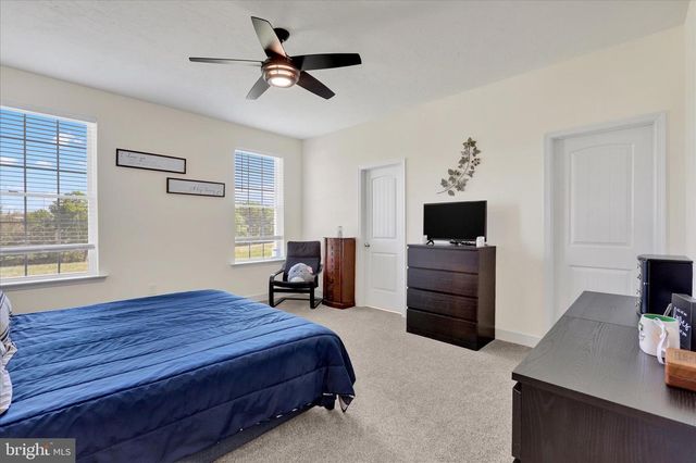 210 GRANITE LN, Hanover, PA 17331