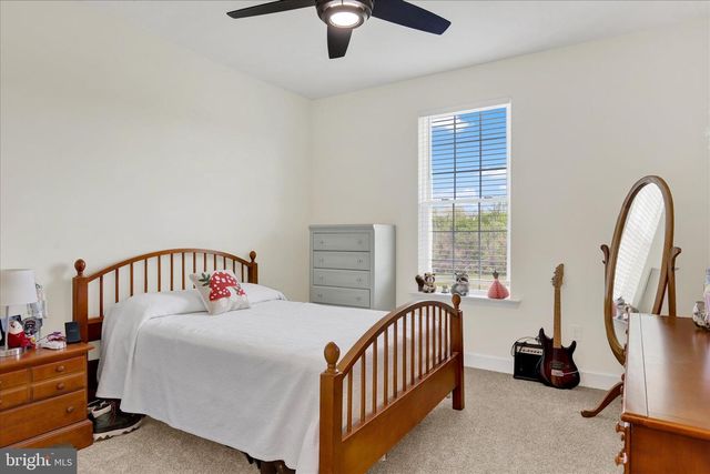 210 GRANITE LN, Hanover, PA 17331