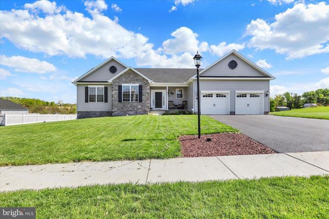 210 GRANITE LN, Hanover, PA 17331