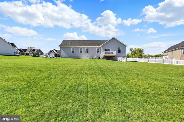 210 GRANITE LN, Hanover, PA 17331