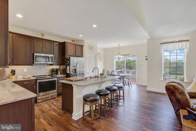 210 GRANITE LN, Hanover, PA 17331