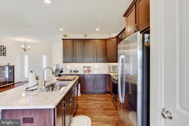 210 GRANITE LN, Hanover, PA 17331