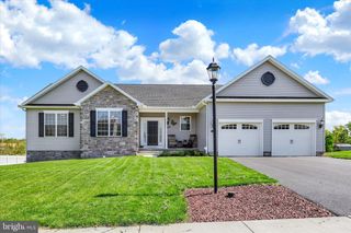 210 GRANITE LN, Hanover, PA 17331