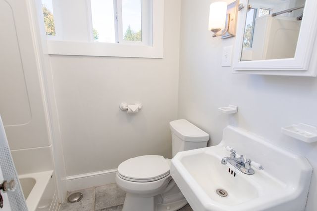 6 Gray Ave 2, Plymouth, MA 02360