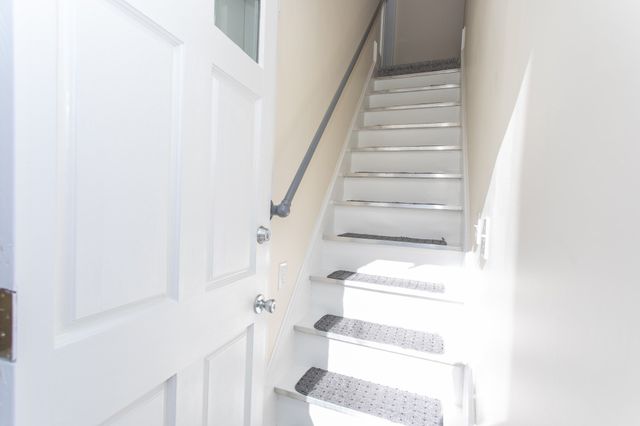 6 Gray Ave 2, Plymouth, MA 02360