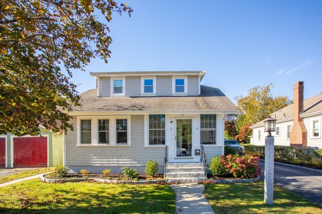 6 Gray Ave 2, Plymouth, MA 02360