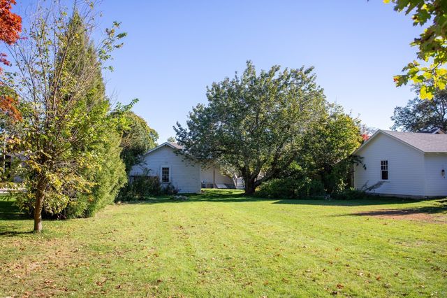6 Gray Ave 2, Plymouth, MA 02360