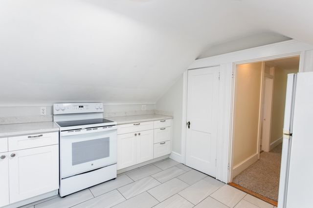 6 Gray Ave 2, Plymouth, MA 02360