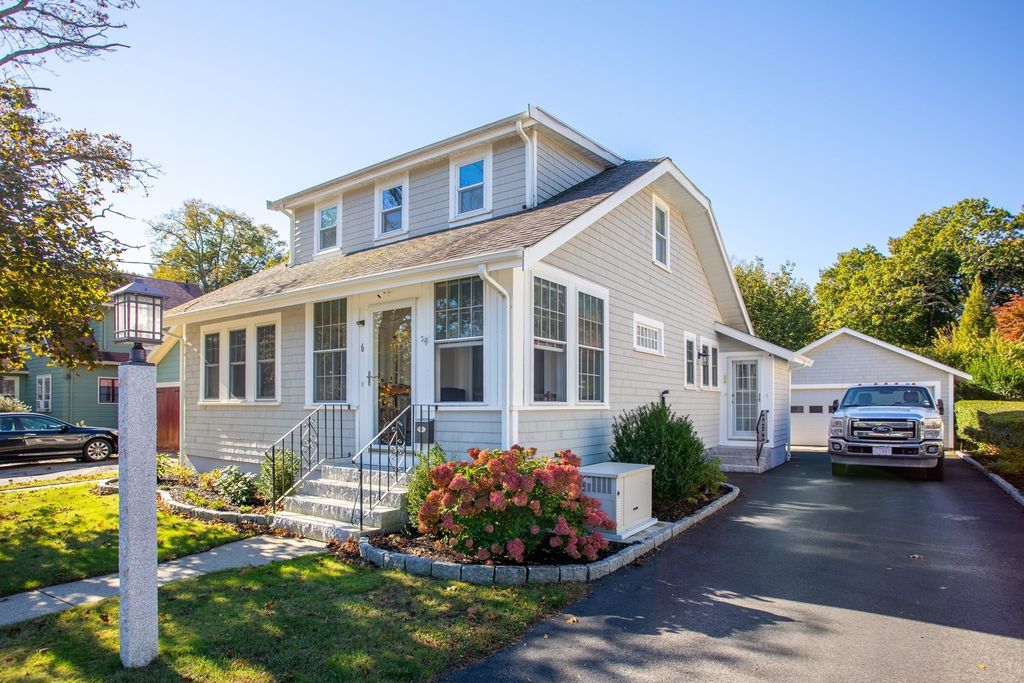 6 Gray Ave 2, Plymouth, MA 02360
