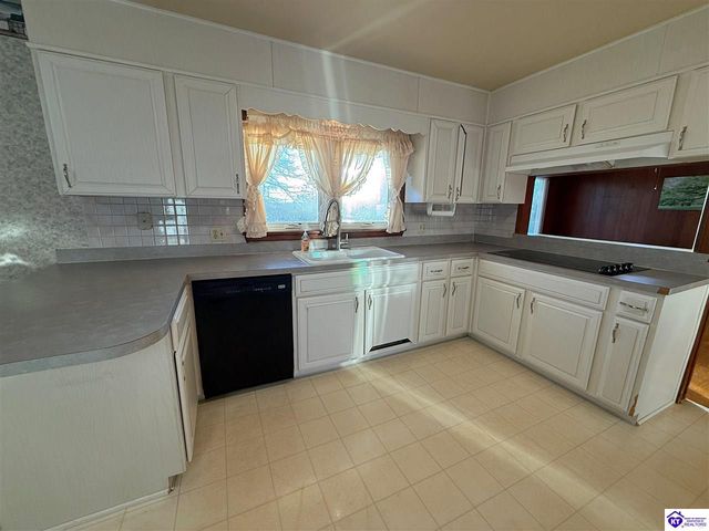 114 N Logsdon Parkway, Radcliff, KY 40160