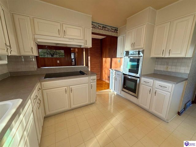 114 N Logsdon Parkway, Radcliff, KY 40160