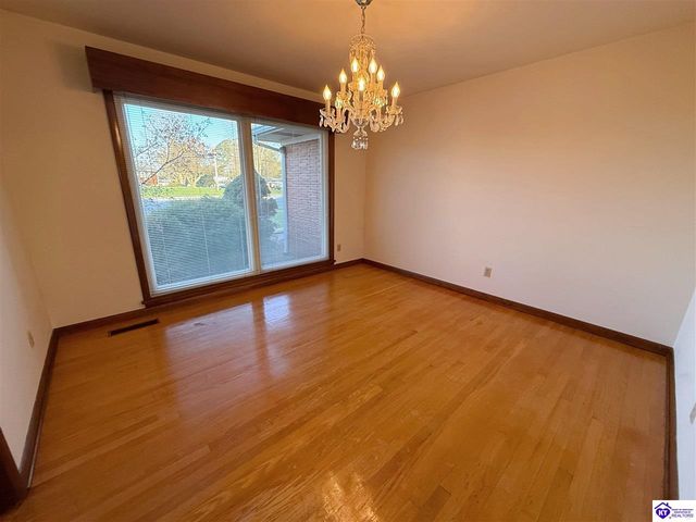 114 N Logsdon Parkway, Radcliff, KY 40160