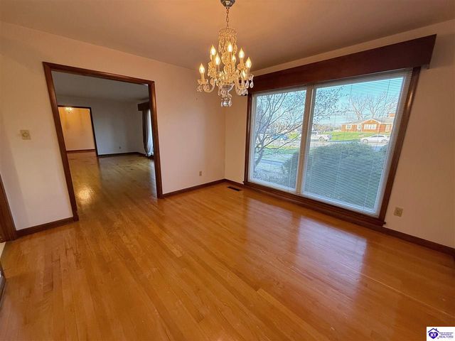 114 N Logsdon Parkway, Radcliff, KY 40160