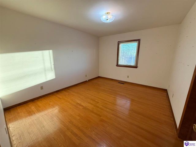 114 N Logsdon Parkway, Radcliff, KY 40160