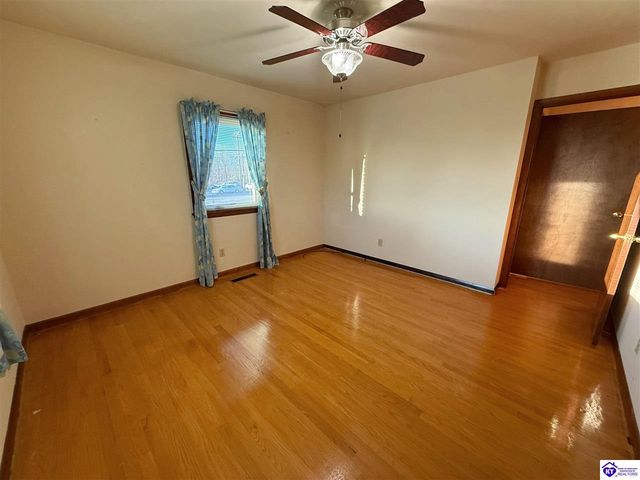 114 N Logsdon Parkway, Radcliff, KY 40160