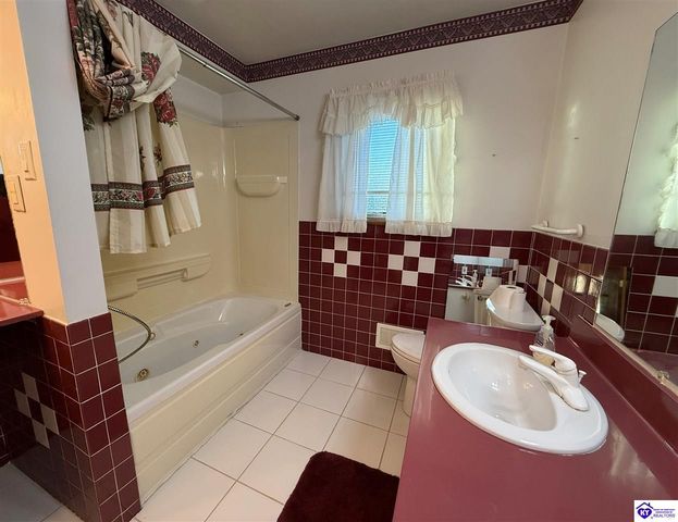 114 N Logsdon Parkway, Radcliff, KY 40160