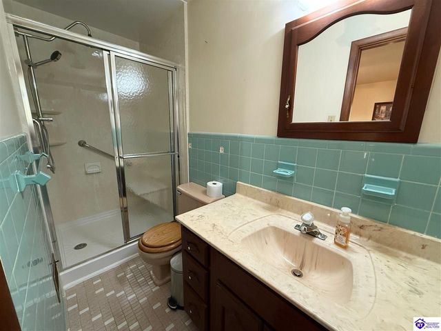 114 N Logsdon Parkway, Radcliff, KY 40160