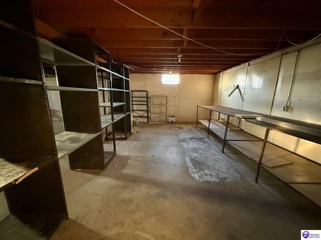 114 N Logsdon Parkway, Radcliff, KY 40160