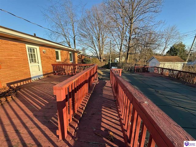 114 N Logsdon Parkway, Radcliff, KY 40160