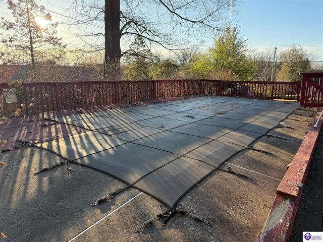 114 N Logsdon Parkway, Radcliff, KY 40160