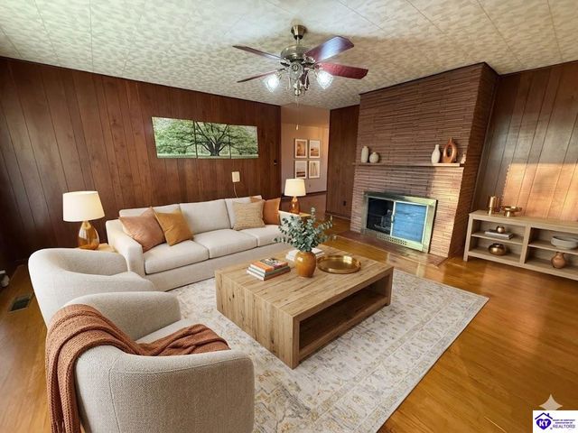 114 N Logsdon Parkway, Radcliff, KY 40160