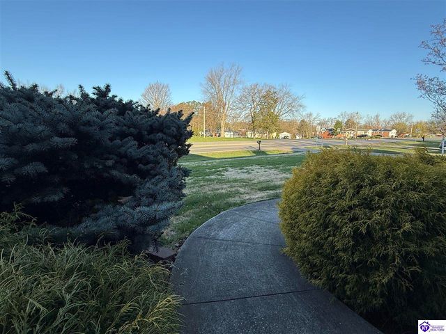 114 N Logsdon Parkway, Radcliff, KY 40160