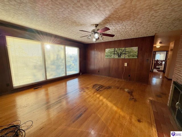 114 N Logsdon Parkway, Radcliff, KY 40160