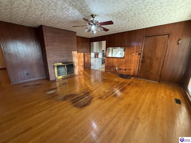 114 N Logsdon Parkway, Radcliff, KY 40160