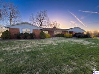 114 N Logsdon Parkway, Radcliff, KY 40160