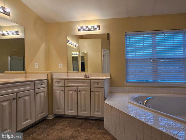 9703 INKWOOD DR, Fredericksburg, VA 22407