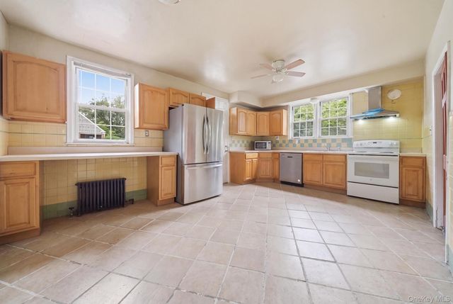 45 Tennyson Avenue, Westbury, NY 11590