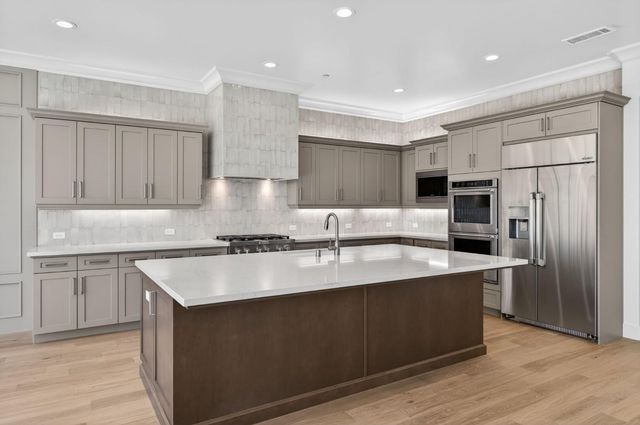 11664 N Range View Drive, Fresno, CA 93730