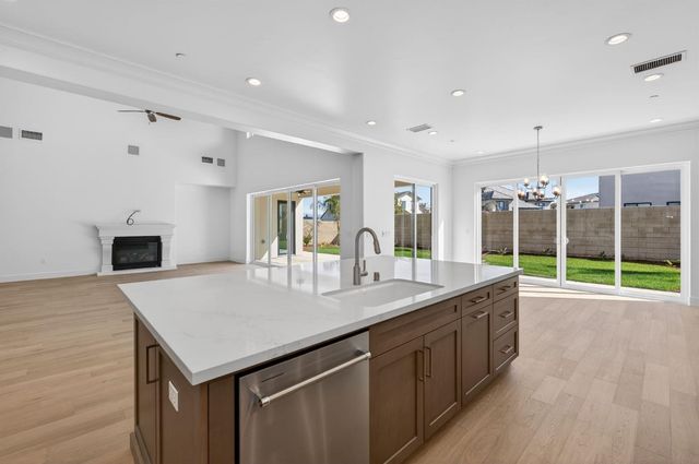 11664 N Range View Drive, Fresno, CA 93730